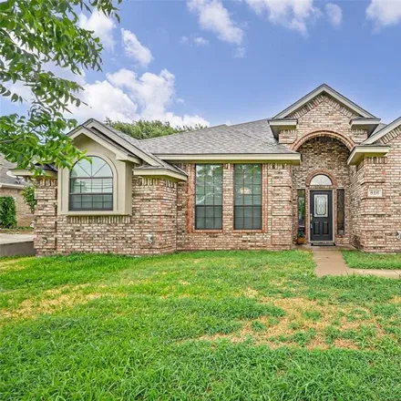 Buy this 4 bed house on 816 Edgehill Road in Burleson, TX 76028