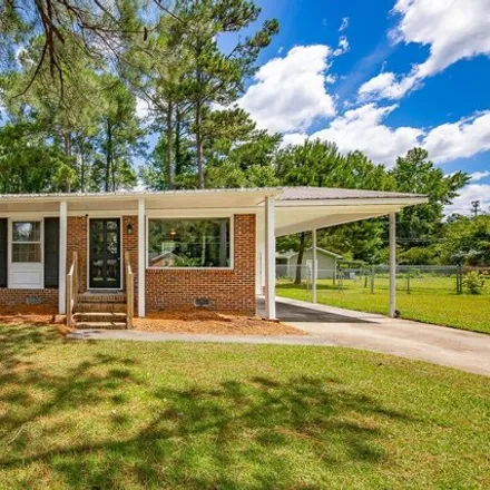 Buy this 3 bed house on 2604 Sunset Rd in New Bern, North Carolina