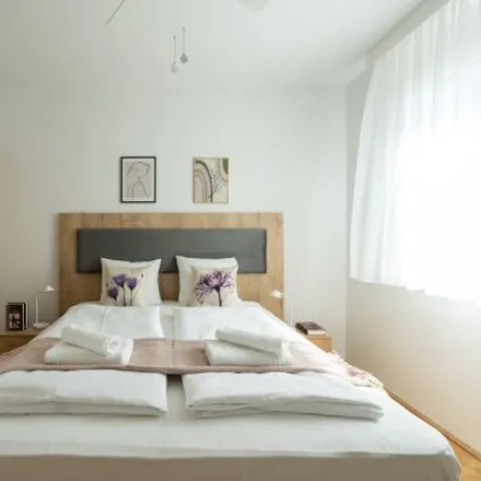 Rent this 3 bed apartment on Inzersdorfer Straße 121 in 1100 Vienna, Austria