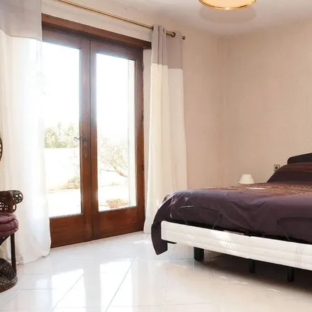 Rent this 4 bed house on Cite Ciel de Provence in 13300 Salon-de-Provence, France