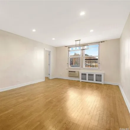 Image 4 - 67-41 Burns Street, New York, NY 11375, USA - Apartment for rent