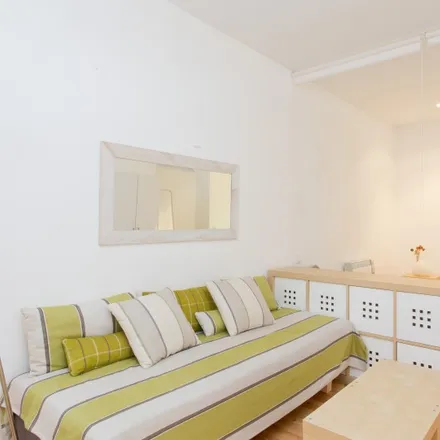 Rent this studio apartment on Madrid in Calle de Lope de Vega, 23