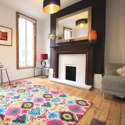 Rent this 3 bed apartment on Southeast Financial Services (UK) Ltd in Varden Street, London
