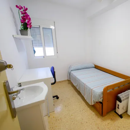 Rent this 4 bed room on Carrer de Manuela Estellés in 89, 46022 Valencia