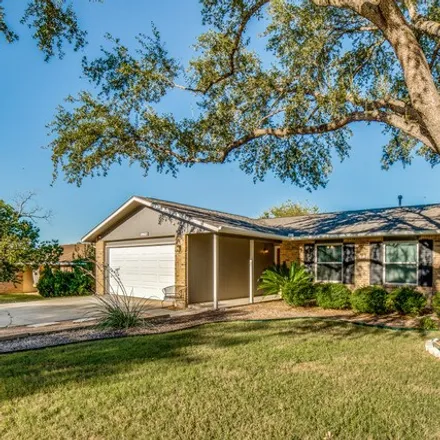 Rent this 3 bed house on 12218 Brownstone Street in Live Oak, Bexar County
