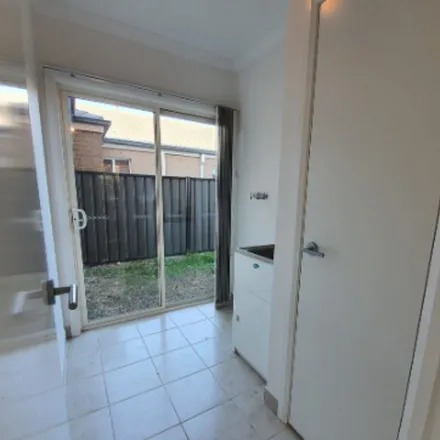 Image 3 - Victorking Drive, Point Cook VIC 3030, Australia - Apartment for rent