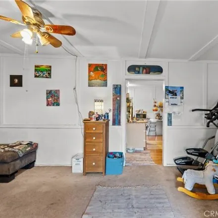 Image 3 - Pinewood Elementary, 10111 Silverton Avenue, Los Angeles, CA 91042, USA - House for sale