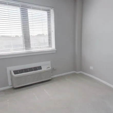 Rent this 1 bed room on Iroquois Avenue in Naperville, IL 60566