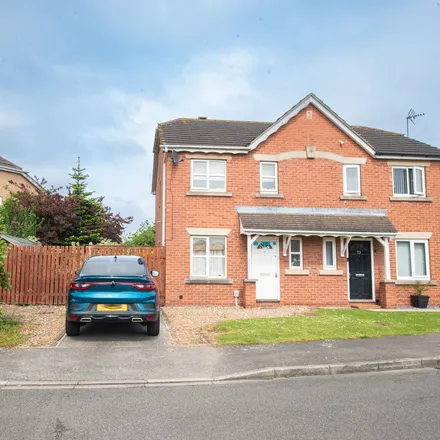 Rent this 3 bed duplex on Navigation Way in Hull, HU9 1SW