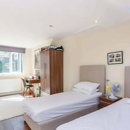Image 4 - 5 Langford Close, London, NW8 0LN, United Kingdom - Apartment for rent