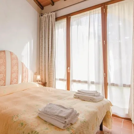 Rent this 2 bed house on Arezzo