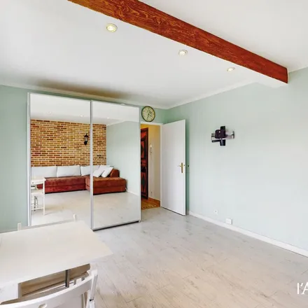 Rent this 2 bed apartment on Parking Cœur de Ville in Grand'Place, 92350 Le Plessis-Robinson