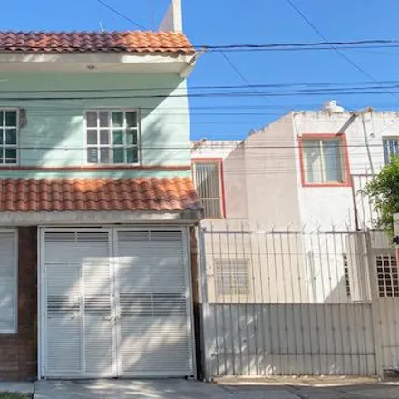 Buy this studio house on Calle Morisot 121 in Titanio I, 37278 León