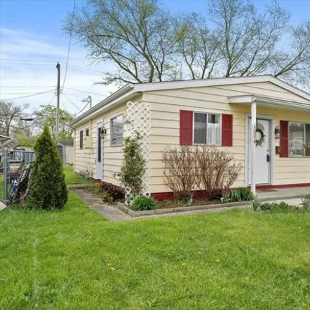 Buy this 3 bed house on 1030 Hendricks Street in Mishawaka, IN 46544