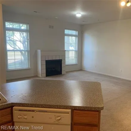 Image 6 - 10299 West Midway Court, Commerce Charter Township, MI 48390, USA - House for rent