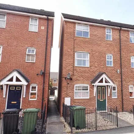 Buy this 3 bed townhouse on Bulmer Avenue in Barr's Court Road, Hereford