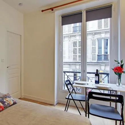 Image 1 - 2 Rue Richer, 75009 Paris, France - Apartment for rent