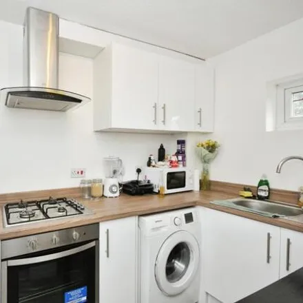 Image 5 - 49 Water Lane, London, SE14 5DN, United Kingdom - Townhouse for sale