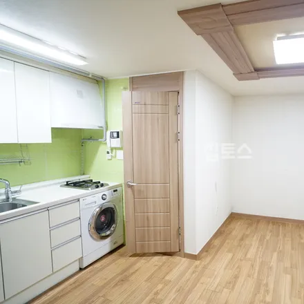 Image 3 - 서울특별시 서초구 반포동 716-9 - Apartment for rent
