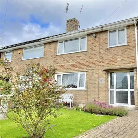 Buy this 3 bed duplex on Lawrence Avenue in Kirkby-in-Ashfield, NG17 8JW
