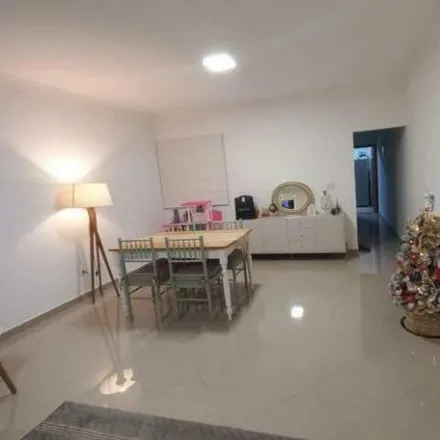 Rent this 3 bed house on Rua Itapura in Vila Alpina, Santo André - SP