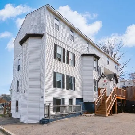 Buy this 17 bed house on 6;8 Fruit Street in Worcester, MA 01609