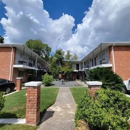 Rent this 1 bed apartment on 479 East 9th Street in Houston, TX 77007