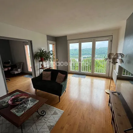 Rent this 3 bed apartment on 8 Rue Raymond Duflo in 76250 Déville-lès-Rouen, France