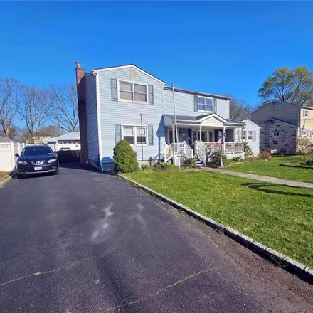 Buy this 6 bed house on 1157 Cassell Avenue in West Islip, NY 11706