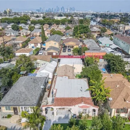 Image 6 - 1277 East 56th Street, Los Angeles, CA 90011, USA - House for sale