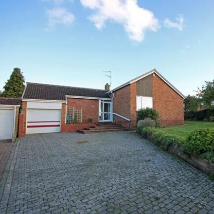 Buy this 3 bed house on Compton Road in Stourbridge, DY9 0TE