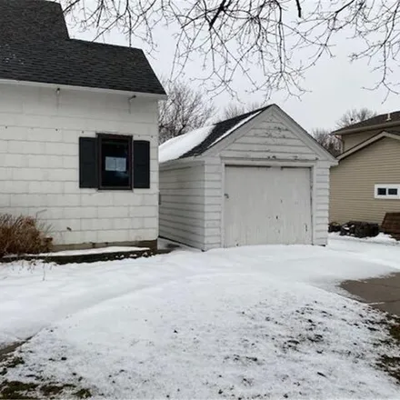 Image 3 - 56 2nd Avenue Northeast, Fairfax, Renville County, MN 55332, USA - House for sale