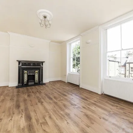 Rent this 3 bed townhouse on 378 Clapham Road in London, SW9 9FY