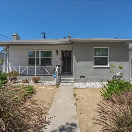 Buy this studio duplex on 2112 South Sycamore Street in Santa Ana, CA 92707