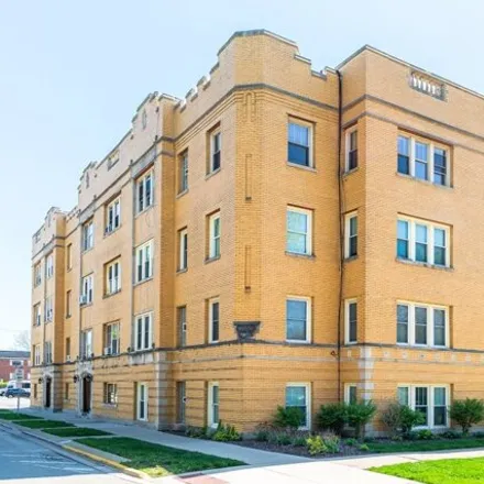 Buy this 2 bed condo on 7212 Jackson Boulevard in Forest Park, Proviso Township