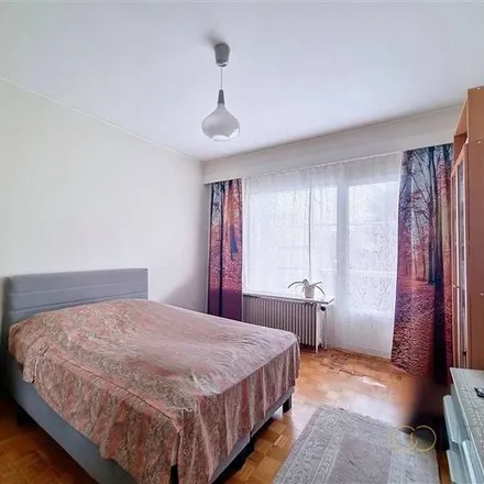 Rent this 2 bed apartment on Avenue des Grenadiers - Grenadierslaan 49 in 1050 Ixelles - Elsene, Belgium