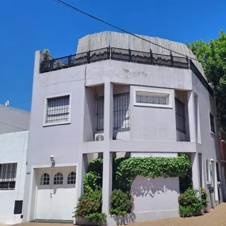 Buy this 3 bed house on Presidente Hipólito Yrigoyen 1893 in Florida, B1638 ABD Vicente López