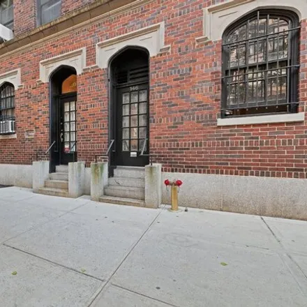 Image 1 - 142 East 71st Street, New York, NY 10021, USA - Apartment for sale