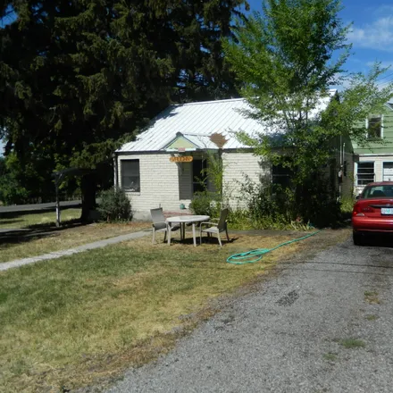 Buy this 2 bed house on 3519 Alva Avenue in Altamont, OR 97603