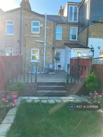 Image 7 - Sandown Road, London, SE25 4XG, United Kingdom - Townhouse for rent