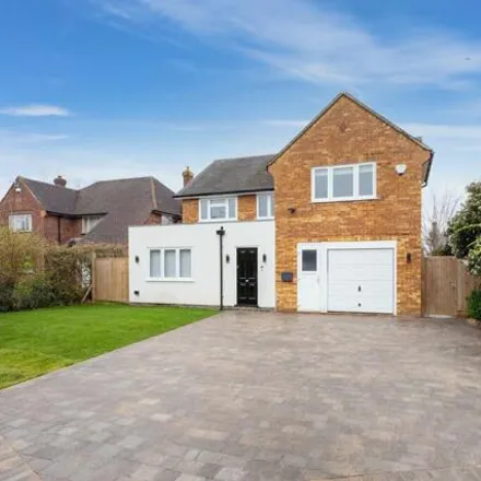 Buy this 4 bed house on Lees Close in Maidenhead, SL6 4NU