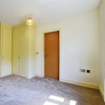 Image 6 - Lynton House - Apartment for sale