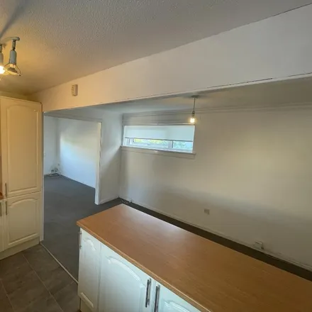 Image 4 - Oak Road, Cumbernauld, G67 3LH, United Kingdom - Apartment for rent
