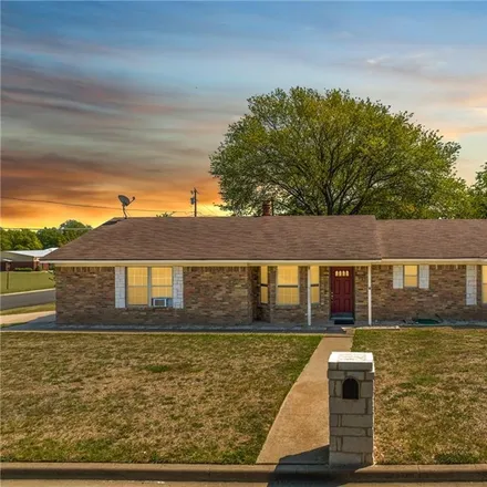 Buy this 4 bed house on 700 Pawnee Trail in Hewitt, TX 76643