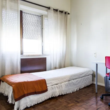 Rent this 5 bed room on Santander Totta in Avenida do Brasil 38-A, 1700-071 Lisbon