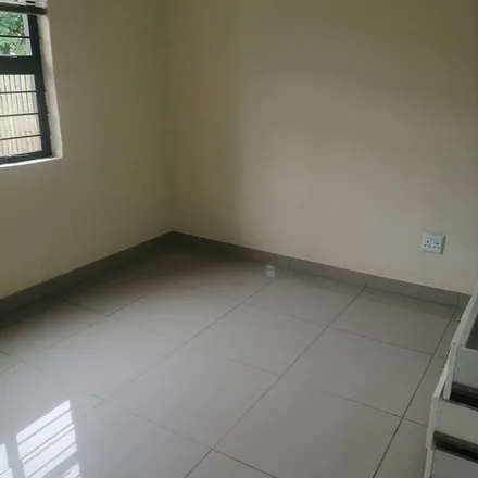 Image 2 - Plane Street, Glen Anil, KwaZulu-Natal, 4019, South Africa - Apartment for rent