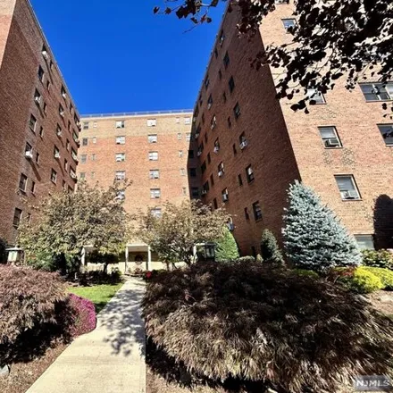 Image 2 - 63 Vanderbeck Place, Hackensack, NJ 07601, USA - Condo for rent