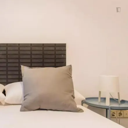 Rent this 6 bed room on Col·legi d'Educació Infantil i Primària San Juan de Ribera in Carrer de Ciril Amorós, 3