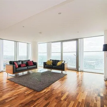 Image 2 - Landmark East Tower, 24 Marsh Wall, Canary Wharf, London, E14 9JF, United Kingdom - Apartment for rent