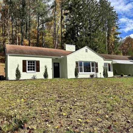 Buy this 3 bed house on 165 Goose Run Road in Edgemont, Fairmont